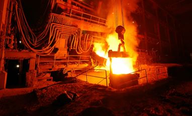 China's steel stocks decline but at slow pace, keeping a lid on prices
